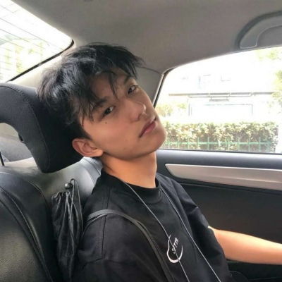 40岁男士骑行微信头像男子