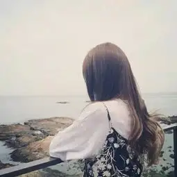 35岁微信头像女背影扎心