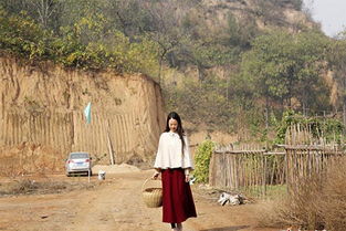 80后美女舍弃城里豪宅回农村种地住窑洞