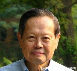 杨振宁见到杜聿明时称杜先生好,周总理笑了笑说应该叫岳父
