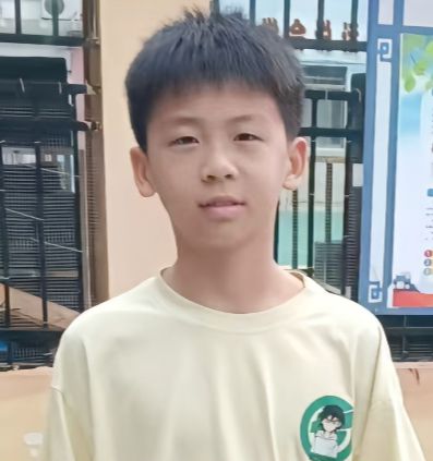 贵州13岁男孩上学途中失踪多日,桥边发现书包校服,父亲每天凌晨三点起床背书