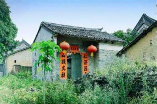 建筑俗语接东不接西,接西矮一级,啥意思农村盖房的讲究