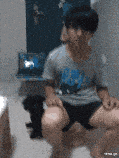 女票半夜不睡觉就知道打游戏,该咋办哈哈哈留得住人留不住心