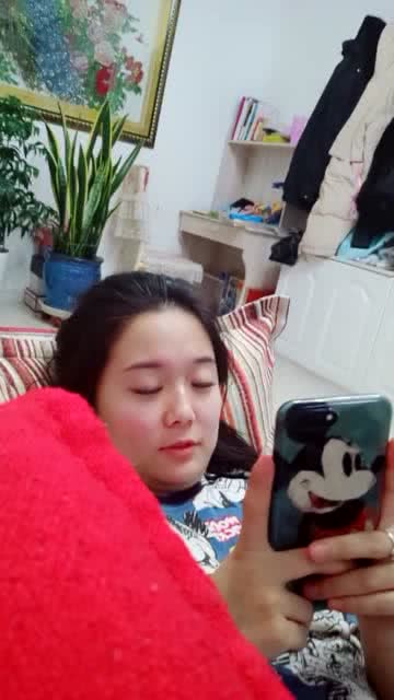 小姐姐,确认过眼神,你这是遇到心仪小哥哥的表情