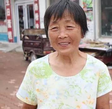大妈为儿子付出半辈子,晚年女婿却给她养老,儿子知道真相后悔了