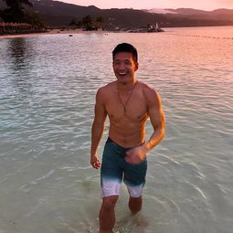 脱掉正装,他的肉体就是行走的春药kevin
