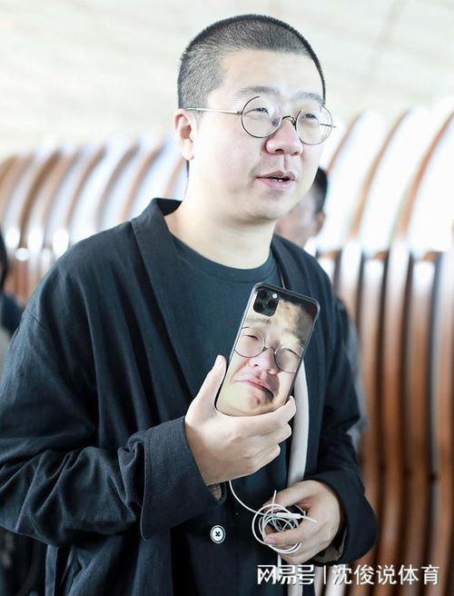 李诞佩服我表情包两人公司